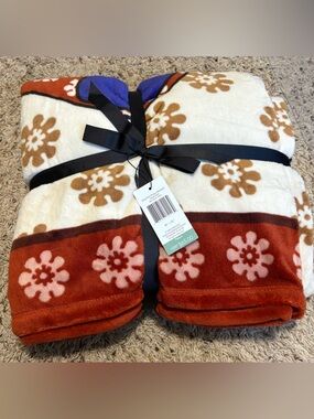 Vera Bradley Cream, Rust & Brown Floral Plush Throw Blanket